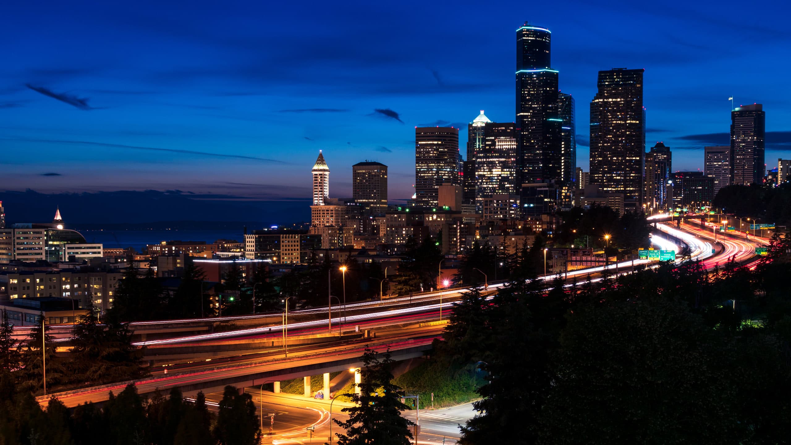 Seattle skyline at dusk